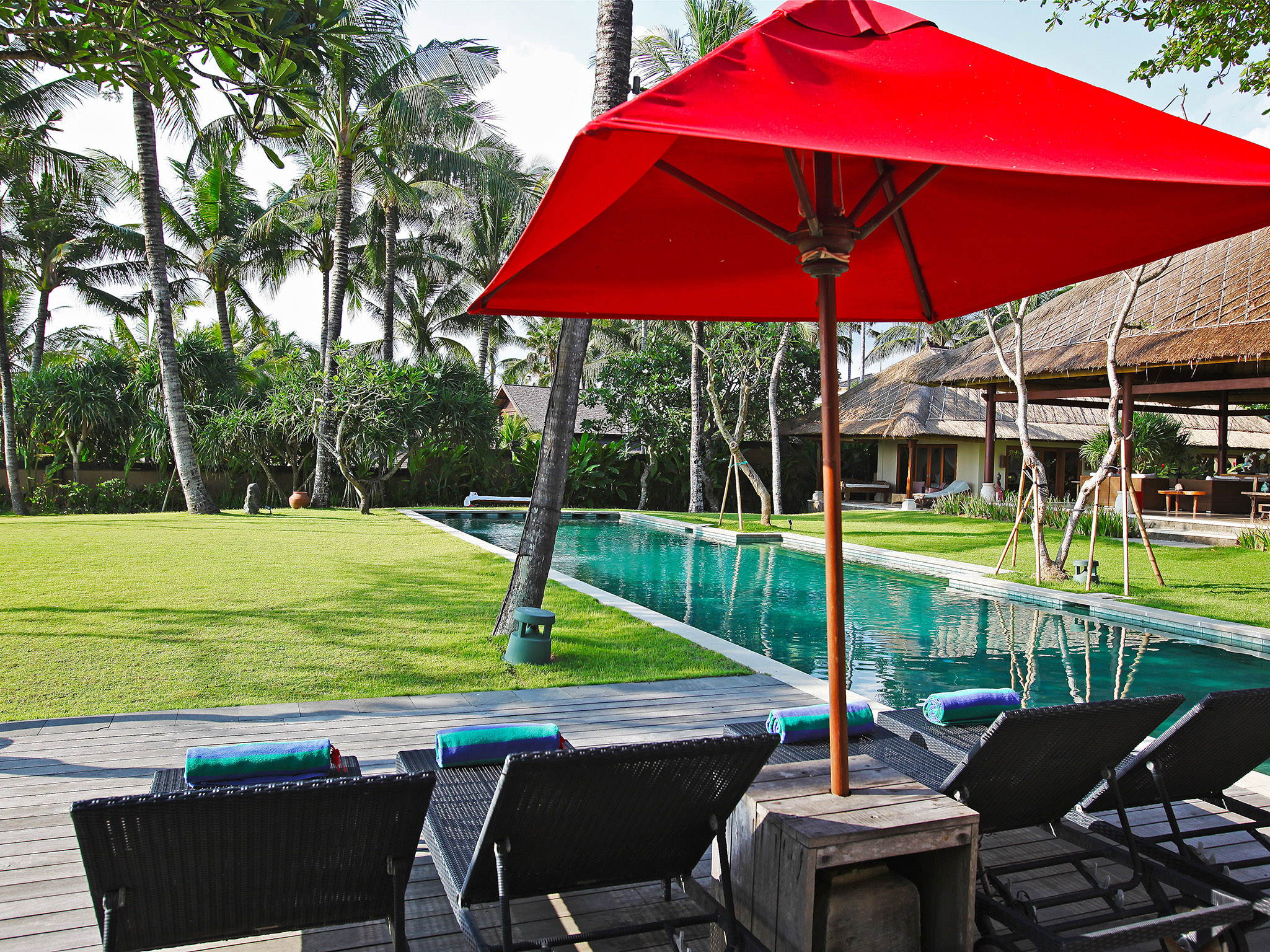 Villa Maridadi - Lounging by the pool - Villa Maridadi, Seseh-Tanah Lot, Bali